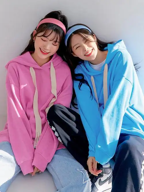 韩都衣舍2022春装新款女装上衣宽松连帽设计感闺蜜装卫衣