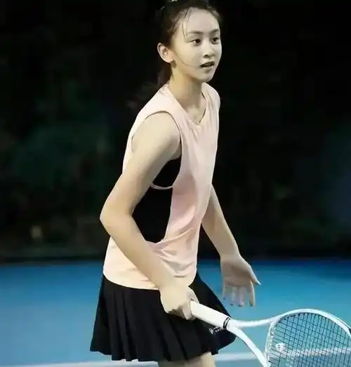 田亮女儿大秀萌力,广告霸屏赚翻天