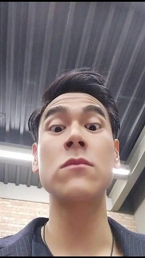 彭于晏搞怪私照