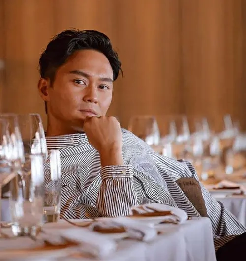 减龄≠穿和自己格格不入的衣服,张智霖的穿衣日常学习下