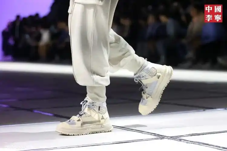 中国李宁2021秋冬潮流发布会