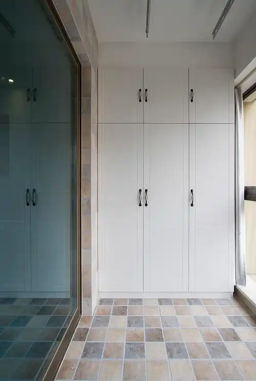 收纳柜设计现代混搭二居室阳台储物柜装修效果图现代简约风格别墅阳台