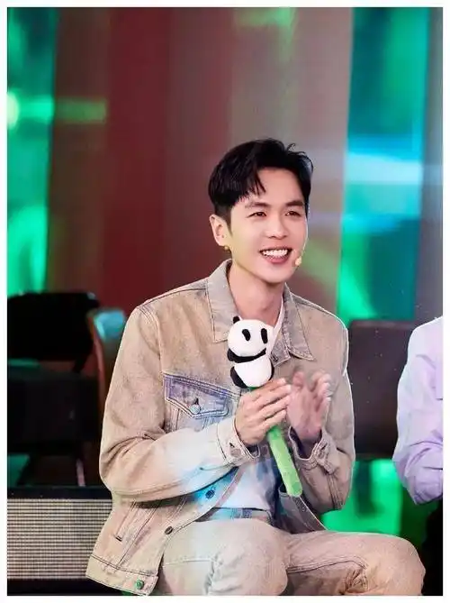 娱乐圈典范张若昀演技鲜活人品阳光大家的好男人