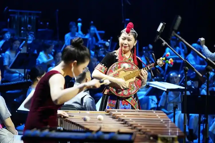 各民族音乐深度融合,上海民族乐团与七地演奏家同台奏响"锦绣中华"