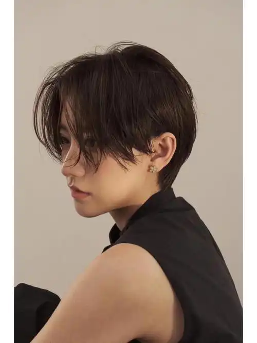 女生中性干练短发