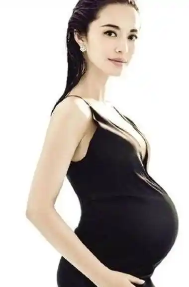 大嘴姚晨一直大方公布自己的生活,不论在怀儿子"小土豆"还是女儿"小