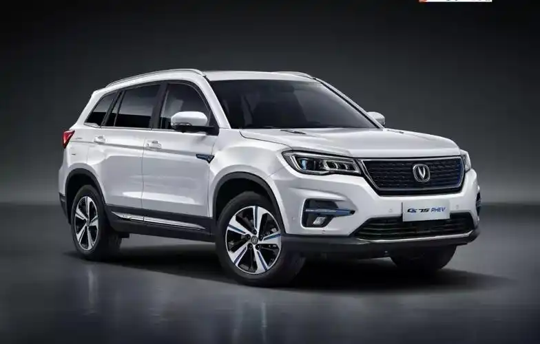 豪华驾舱引领新潮流走进长安cs75phev的品质空间