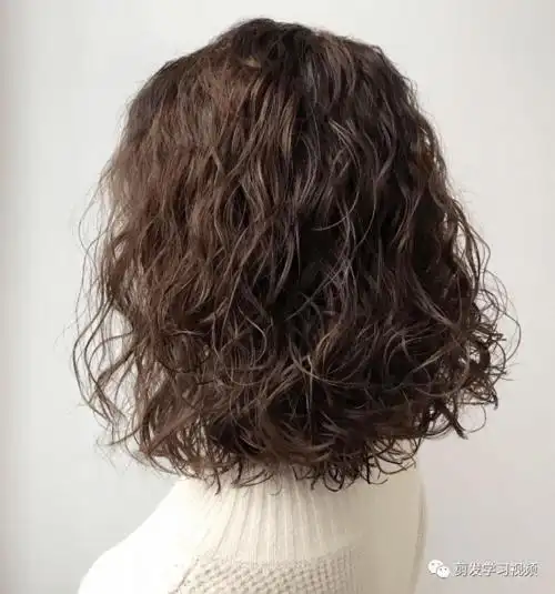 秋天超火爆款烫发锁骨烫