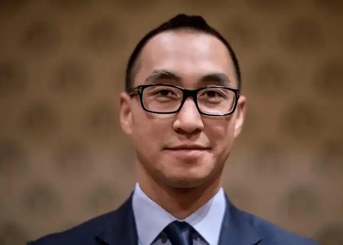 后赌王时代,资产缩水的何猷龙,何去何从_澳门_公司_黑桃