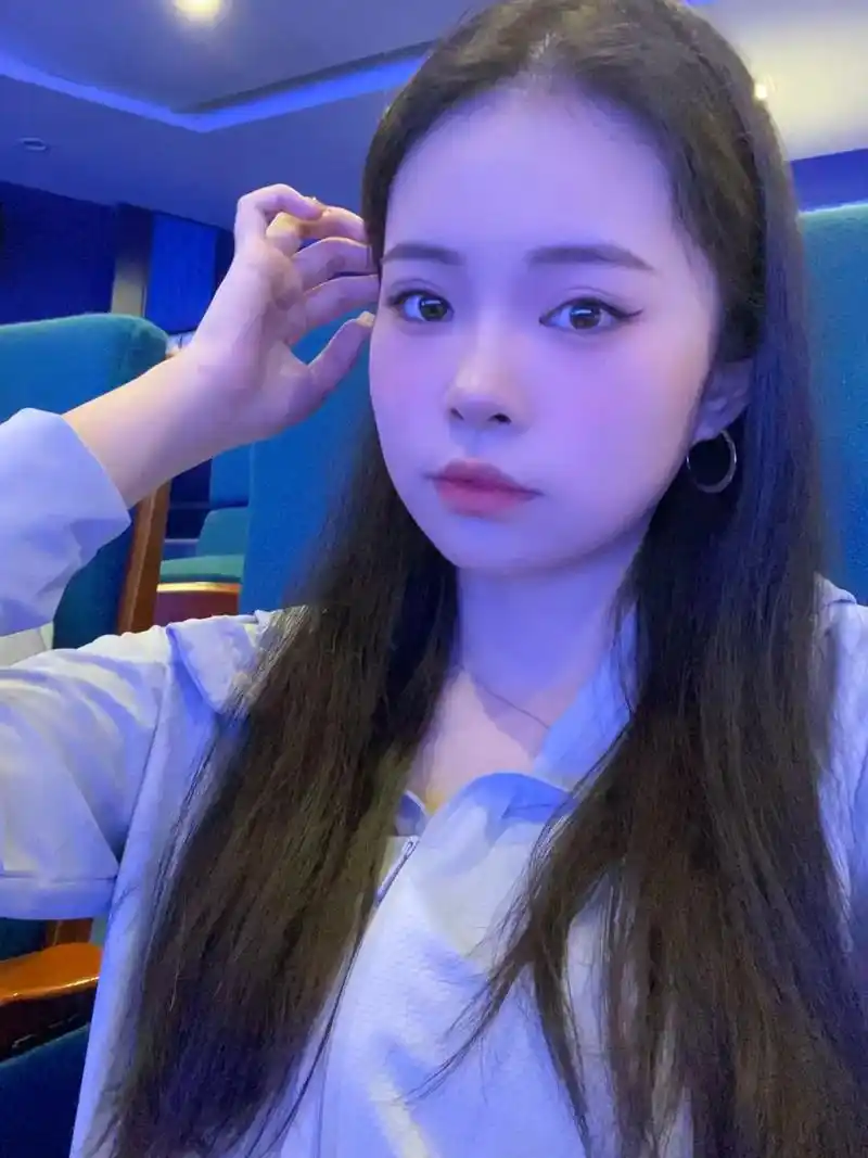 emo是姐装的 姐是性感小野猫.#分享照片 #创作灵感 - 抖音