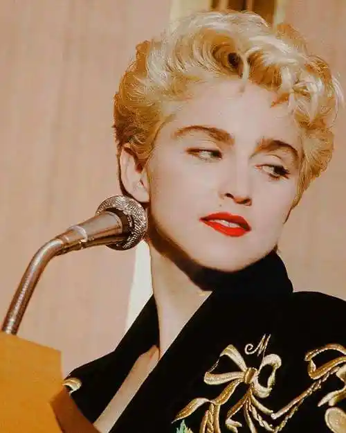 麦当娜·西科尼