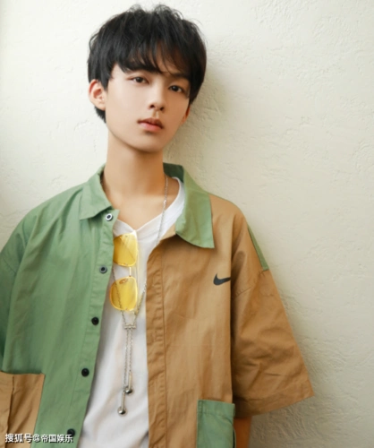 前有章子怡扮嫩,后有刘涛演15岁少女,圈内找不到少年演员?