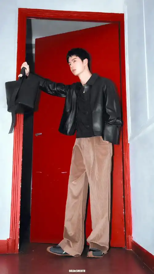 王一博这纯帅啊"帅哥"@uniq-王一博我全身数亿计的细胞 都在反复呢喃