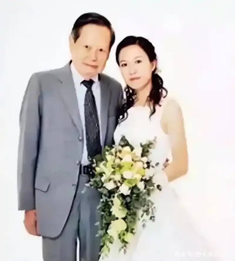 杨振宁妻子翁帆:我比老公小54岁,但我们是真心相爱