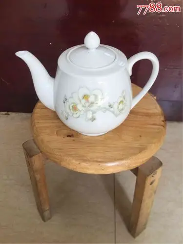 醴陵釉下大球泥茶壶一把