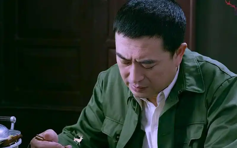 【爷们儿】张嘉译修战斗机,却因怕费时间,而疏忽大意,结果?