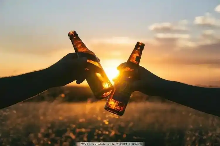 友谊是人生的调味品,也是人生的止痛药. 兄弟抱一下