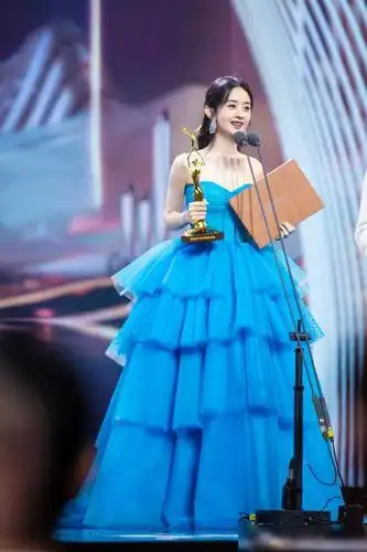 赵丽颖金庸奖造型,美翻了,荣获最受观众喜欢奖,真是实至名归