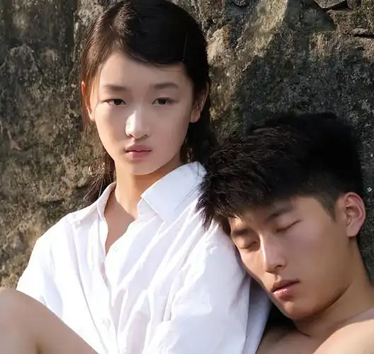 周冬雨个人资料及男友(曾志伟的) - 散下步