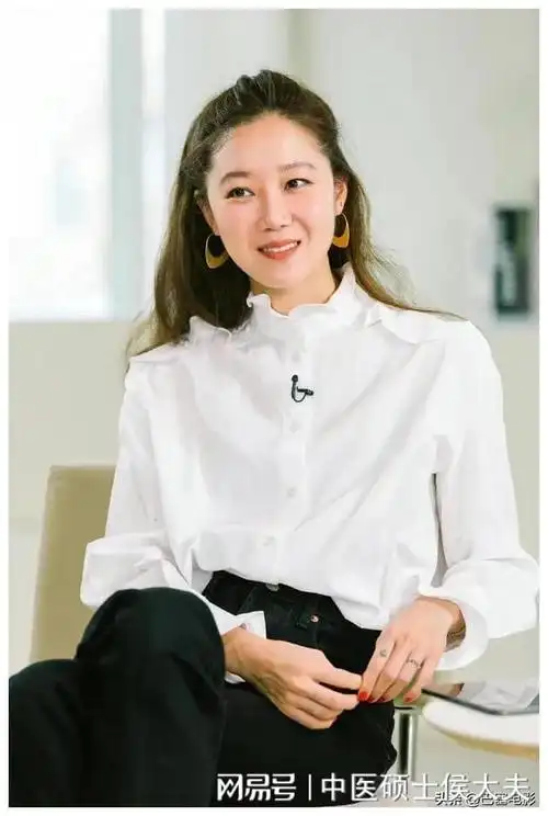 看她们和其他人的合照就知道了|韩佳人|宋慧乔|金泰希|素颜照|女明星