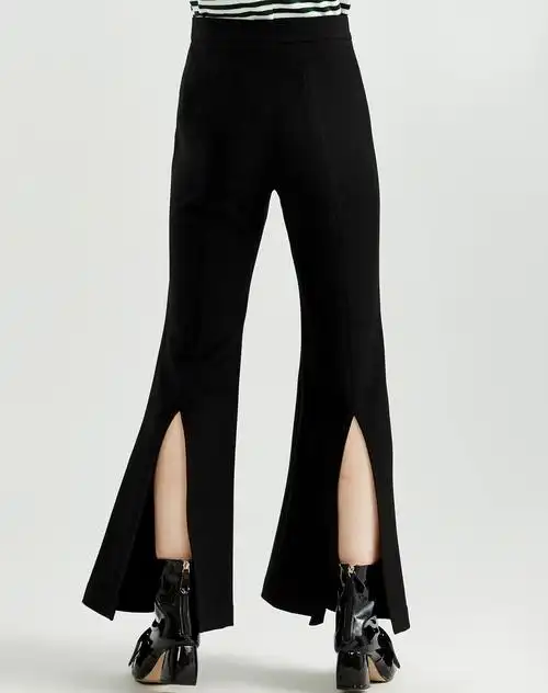 黑色开叉喇叭裤