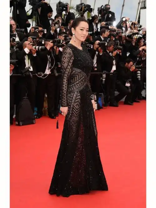 女星说了什么让巩俐拒绝颁奖_巩俐不给谁颁奖_巩俐拒绝金马奖颁奖的