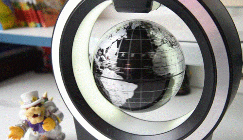 ▼连接电源,通过附赠的间隔片就可以轻松把地球仪放置到位了,即便我家