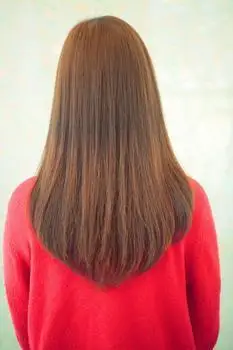 2v形发尾,比弧形的稍微尖点