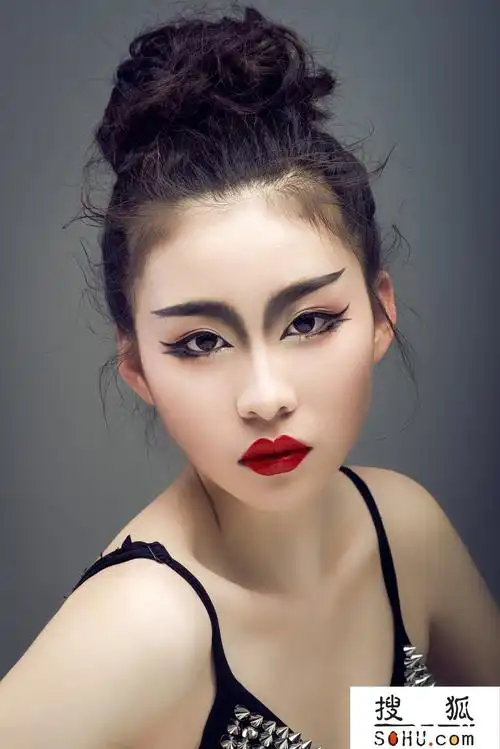 茗艺启用模特王天宇 演绎2016美妆时尚大片