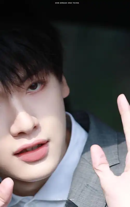 好喜欢这组照片啊!r1se的壶6翟潇闻怎么这么帅!