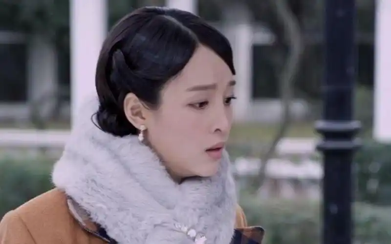 战地枪王:陆英豪将和别人结婚,佟小凤穿着婚服去婚礼现场,失望