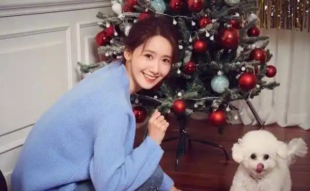 原创林允儿18岁照片曝光被赞眼睫毛可以扫地有没有整容一看便知