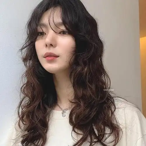 韩国最新流行发型2022流行的4款烫发