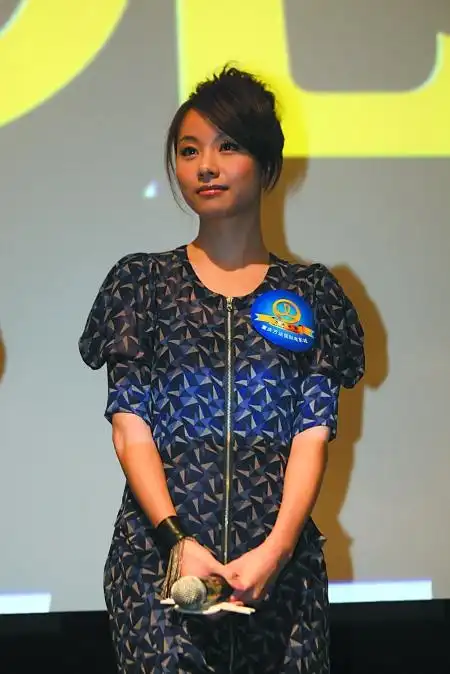 古天乐,邓丽欣,何超仪,应采儿等主演的贺岁喜剧电影《扑克王》将于22