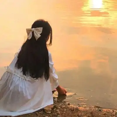 夕阳女头背影 高清唯美的落日女生背影头像图片_女生头像_美头网