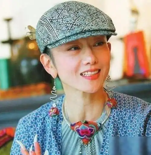 35岁时的杨丽萍长这样 网友:这是仙女吧