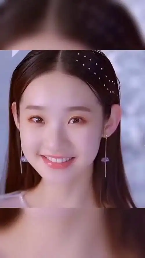 张艺凡光看着她的笑容就觉得很美好