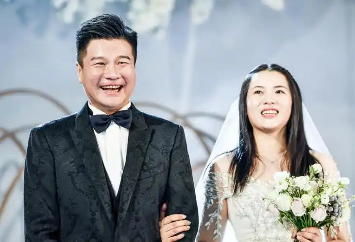 12月22日,前国脚李金羽与妻子毕文晴在家乡沈阳举办婚礼,两人已育有一