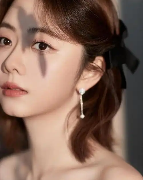 演员谭松韵_网易订阅