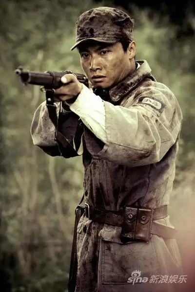 于滨新浪娱乐讯 由佟大为,于滨领衔主演的国庆60周年献礼剧《狙击手》