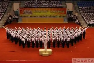 红歌比赛有气势有特点的队形怎么排.50人