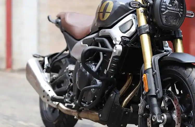 适用于无极500ac护杠保险杠改装护架防摔杠复古竞技杠尾箱架配件加强