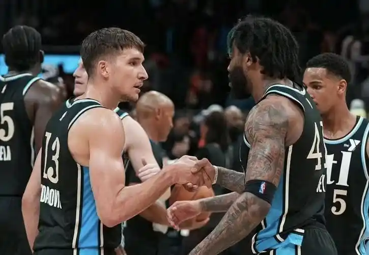 行动邓总成功挖角1733后卫643前锋球队补强阵容升级