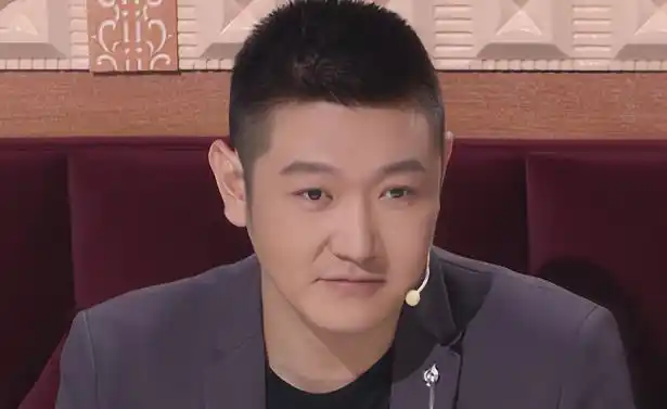 原创曾向汪涵下跪认错被天天向上除名的主持人田源如今怎样了