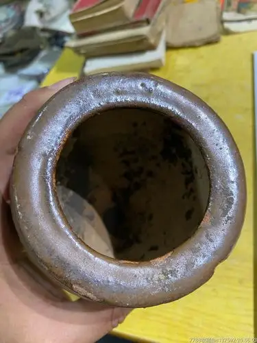 民国时期酱釉小罐
