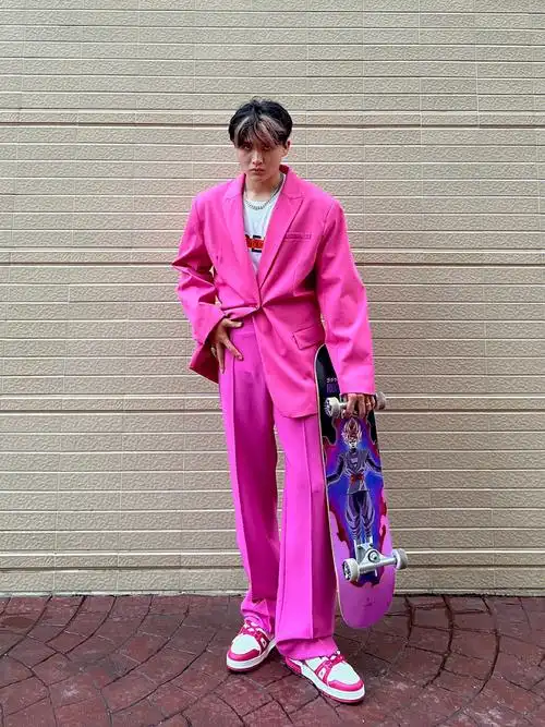 男生一定要试的粉色穿搭