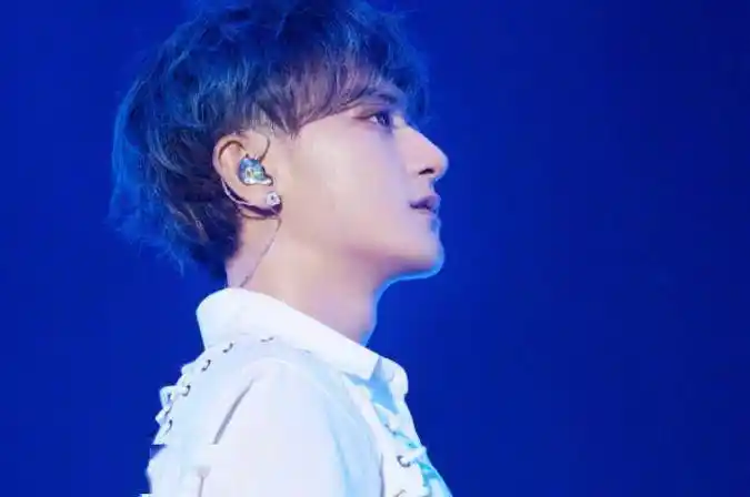 吴亦凡坑惨黄子韬?杨幂欺负助理的瓜?某男星倒贴被拒绝?