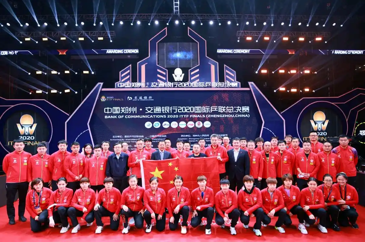 国乒大合照,马龙陈梦居c位,丁宁刘诗雯现身,女队主力独缺朱雨玲