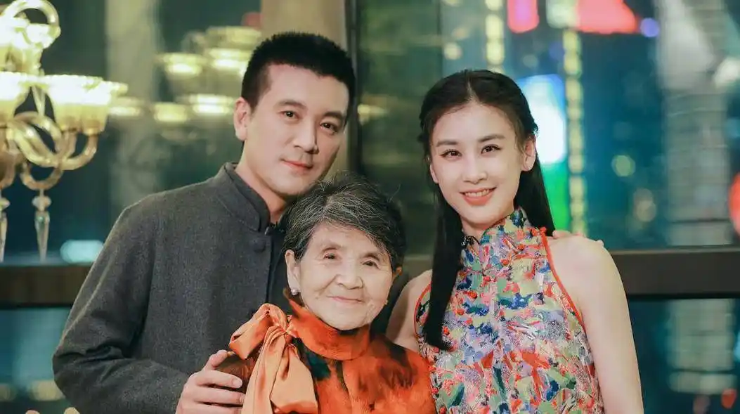 黄圣依杨子分居?婆婆过寿两任儿媳妇本末倒置,网友:这什么闹剧