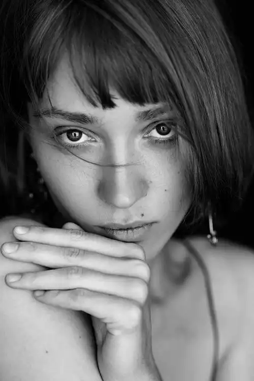 annadyszkiewicz黑白人像摄影作品